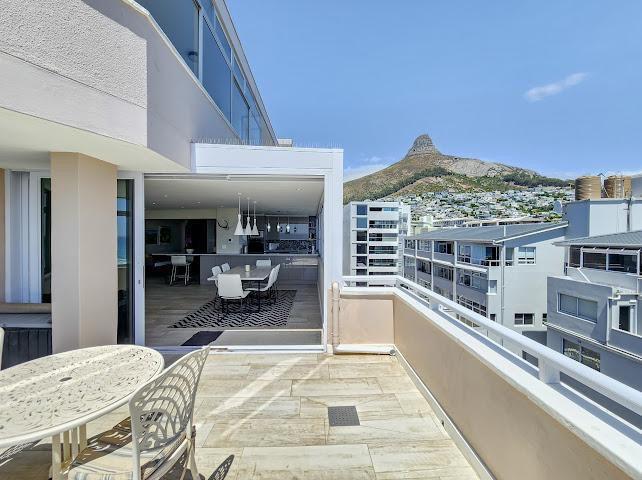 2 Bedroom Property for Sale in Sea Point Western Cape